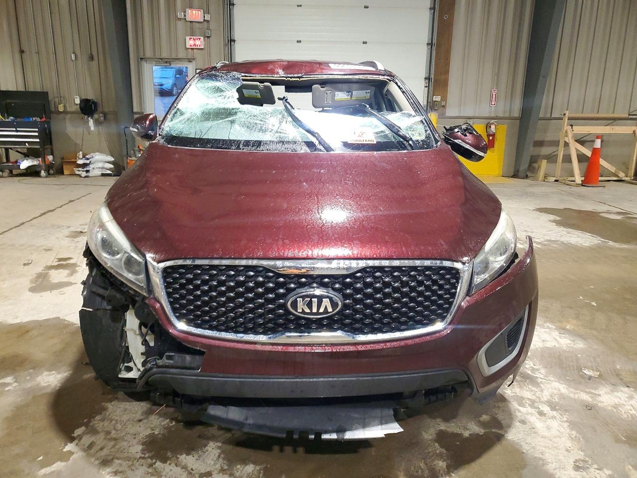 2016 KIA SORENTO LX photo 5