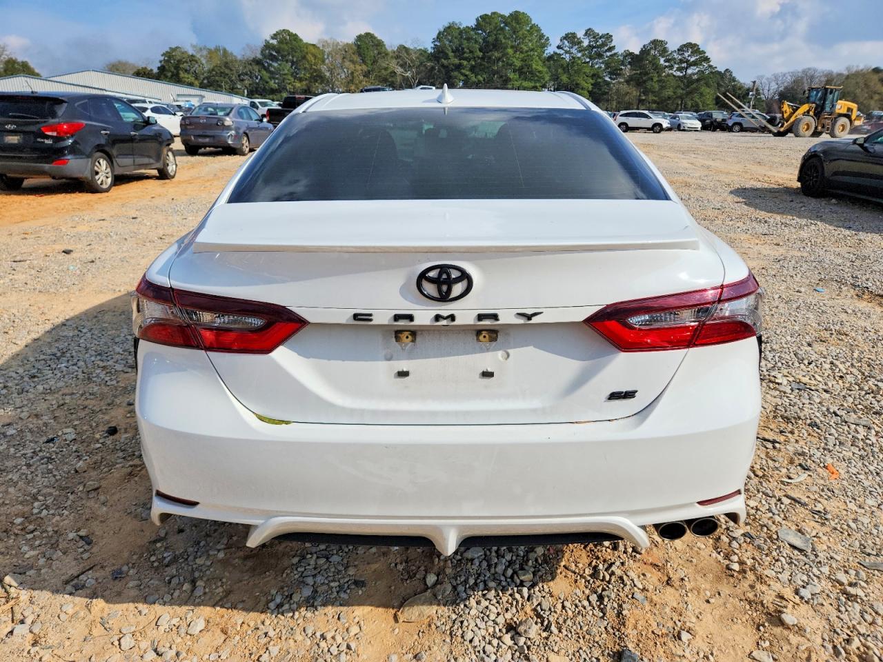 2022 TOYOTA CAMRY SE photo 6