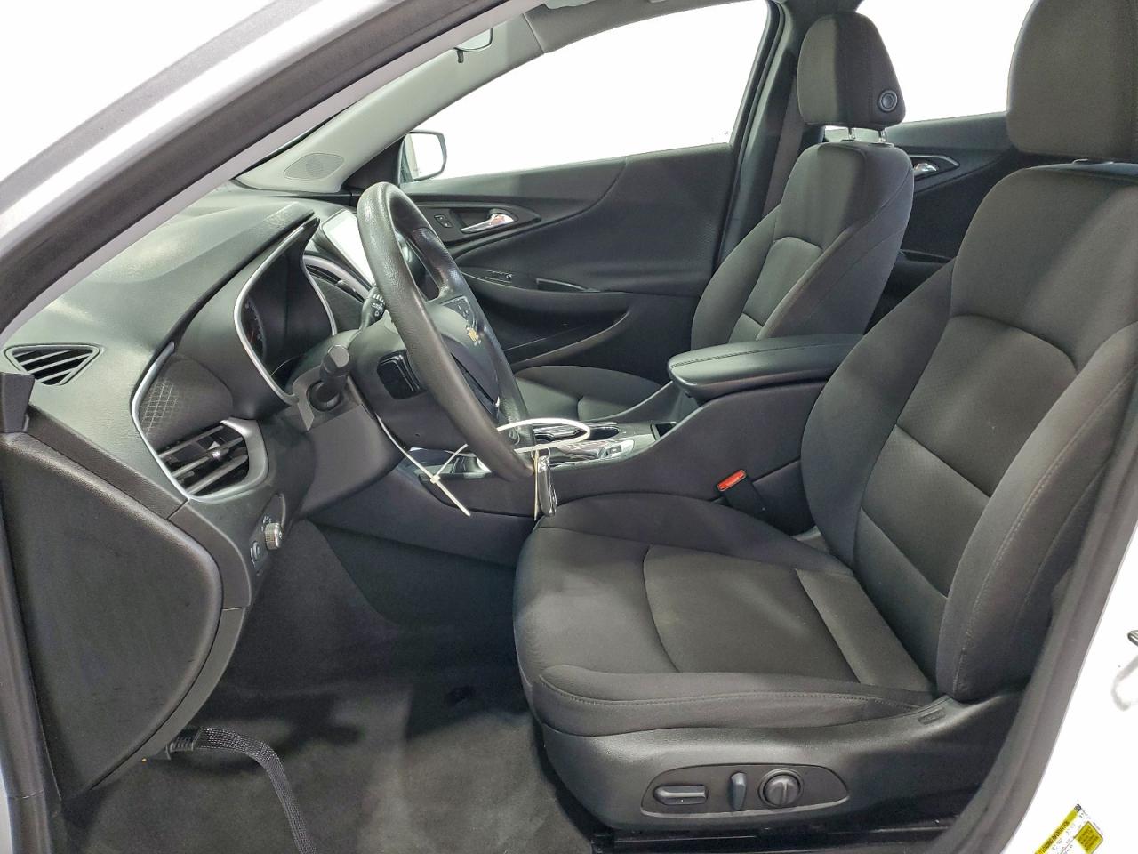 2023 CHEVROLET MALIBU LT photo 7