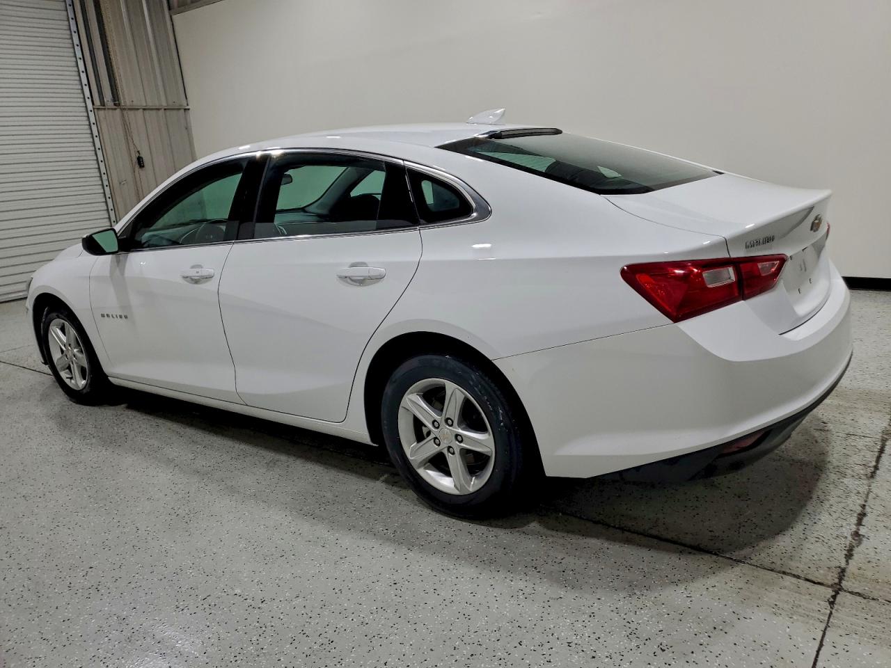 2023 CHEVROLET MALIBU LT photo 2