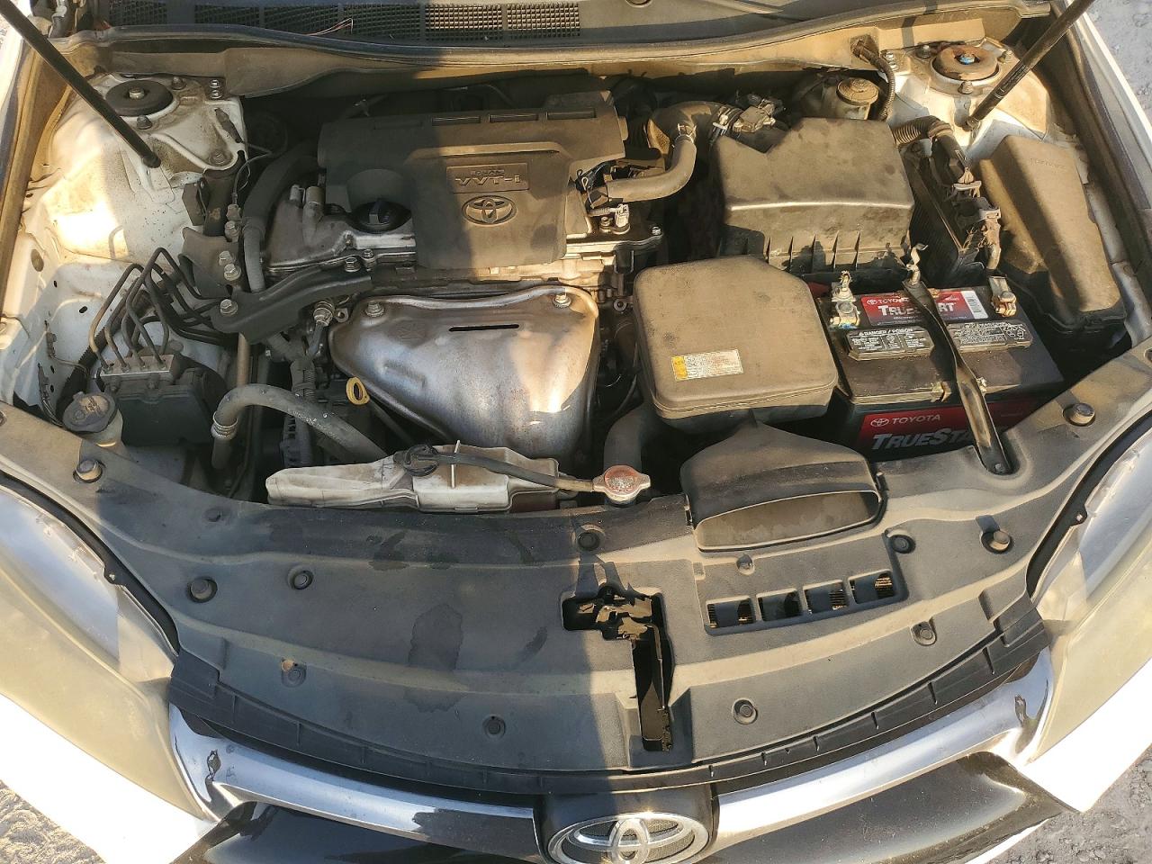 2016 TOYOTA CAMRY LE photo 11