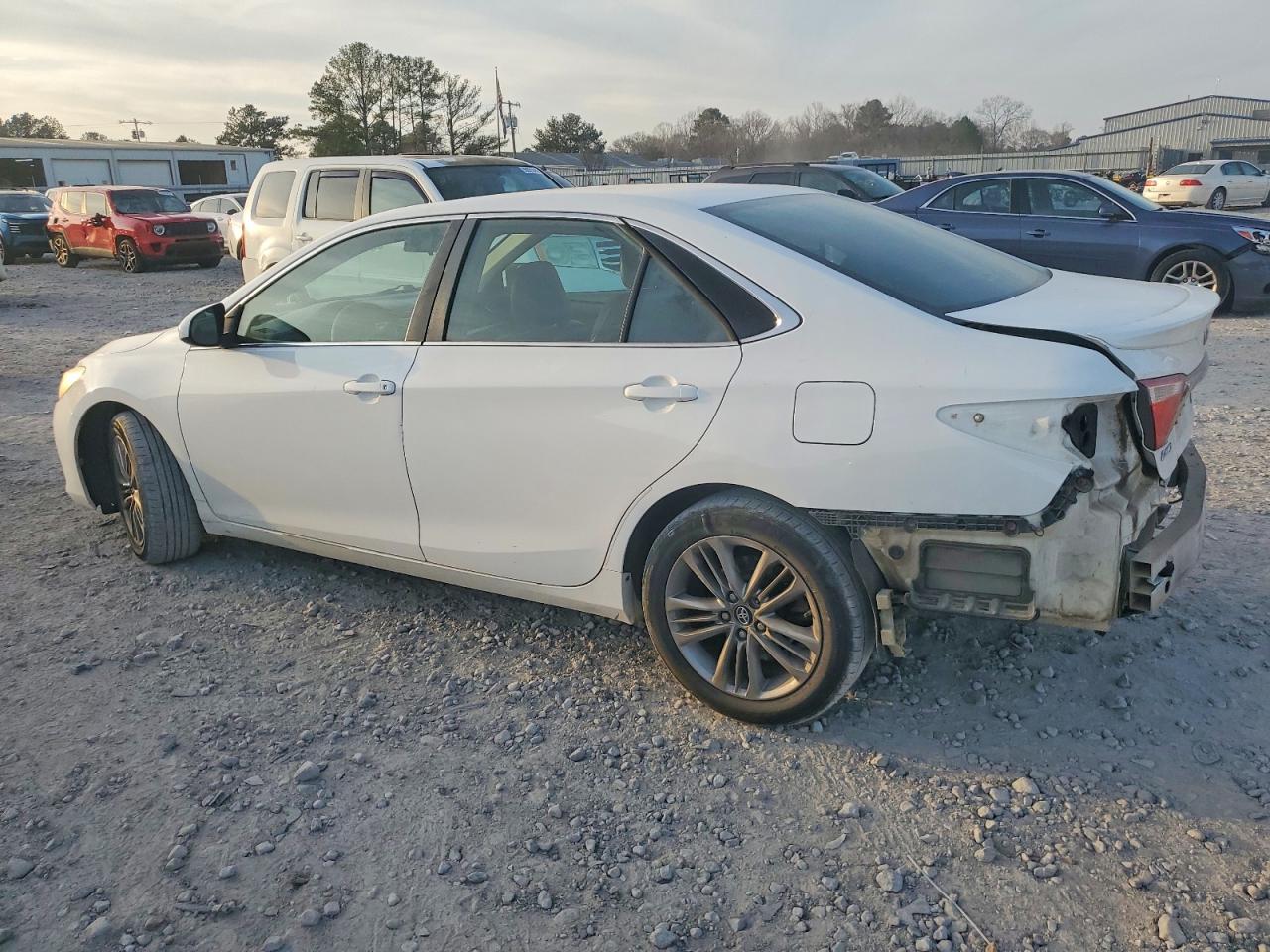 2016 TOYOTA CAMRY LE photo 2