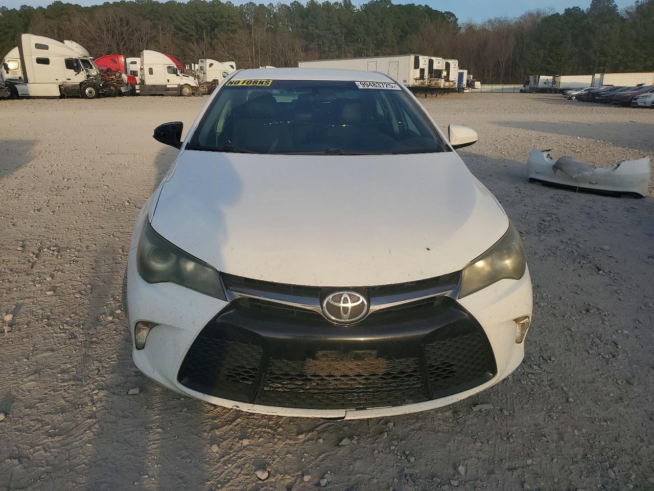 2016 TOYOTA CAMRY LE photo 5
