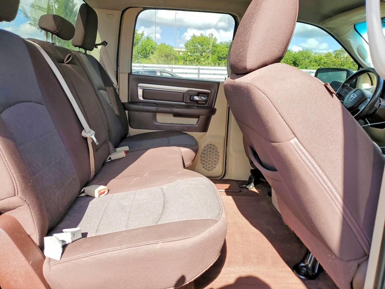 2015 RAM 1500 SLT photo 10