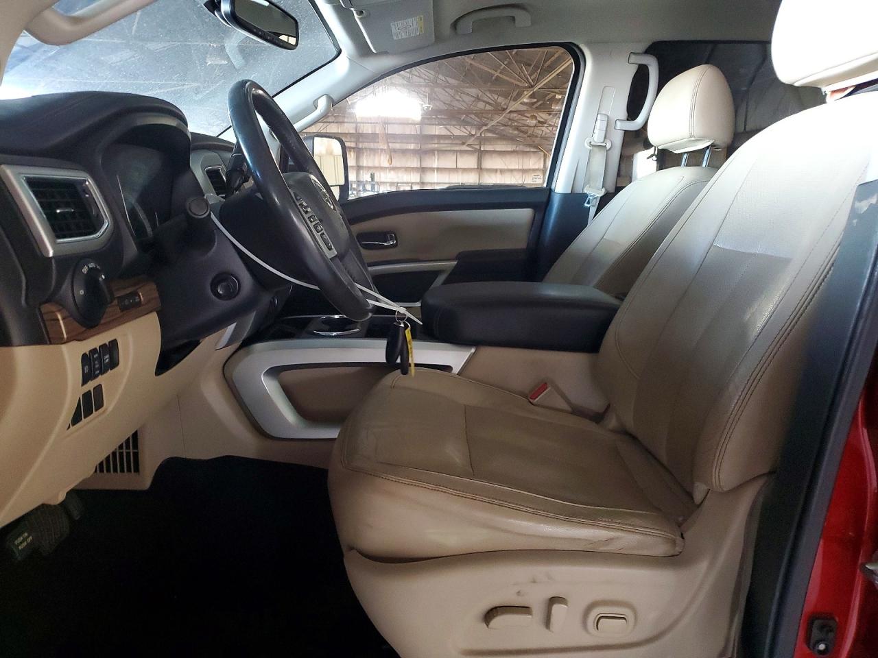 2016 NISSAN TITAN XD SL photo 7