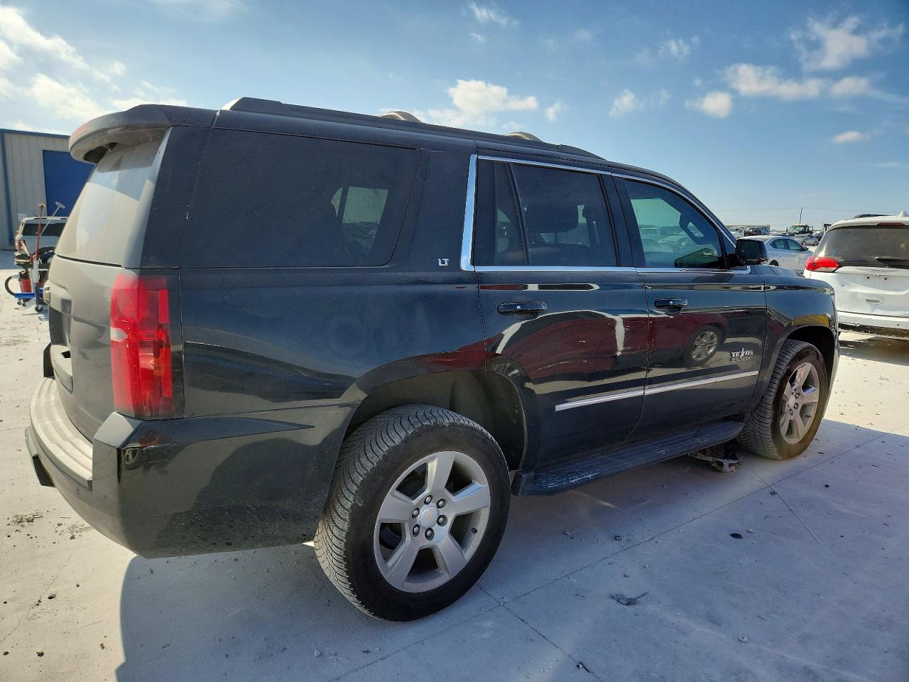2017 CHEVROLET TAHOE C1500 LT photo 3