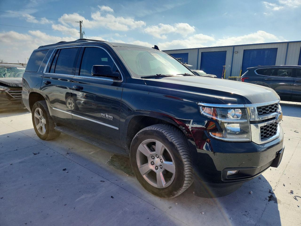 2017 CHEVROLET TAHOE C1500 LT photo 4