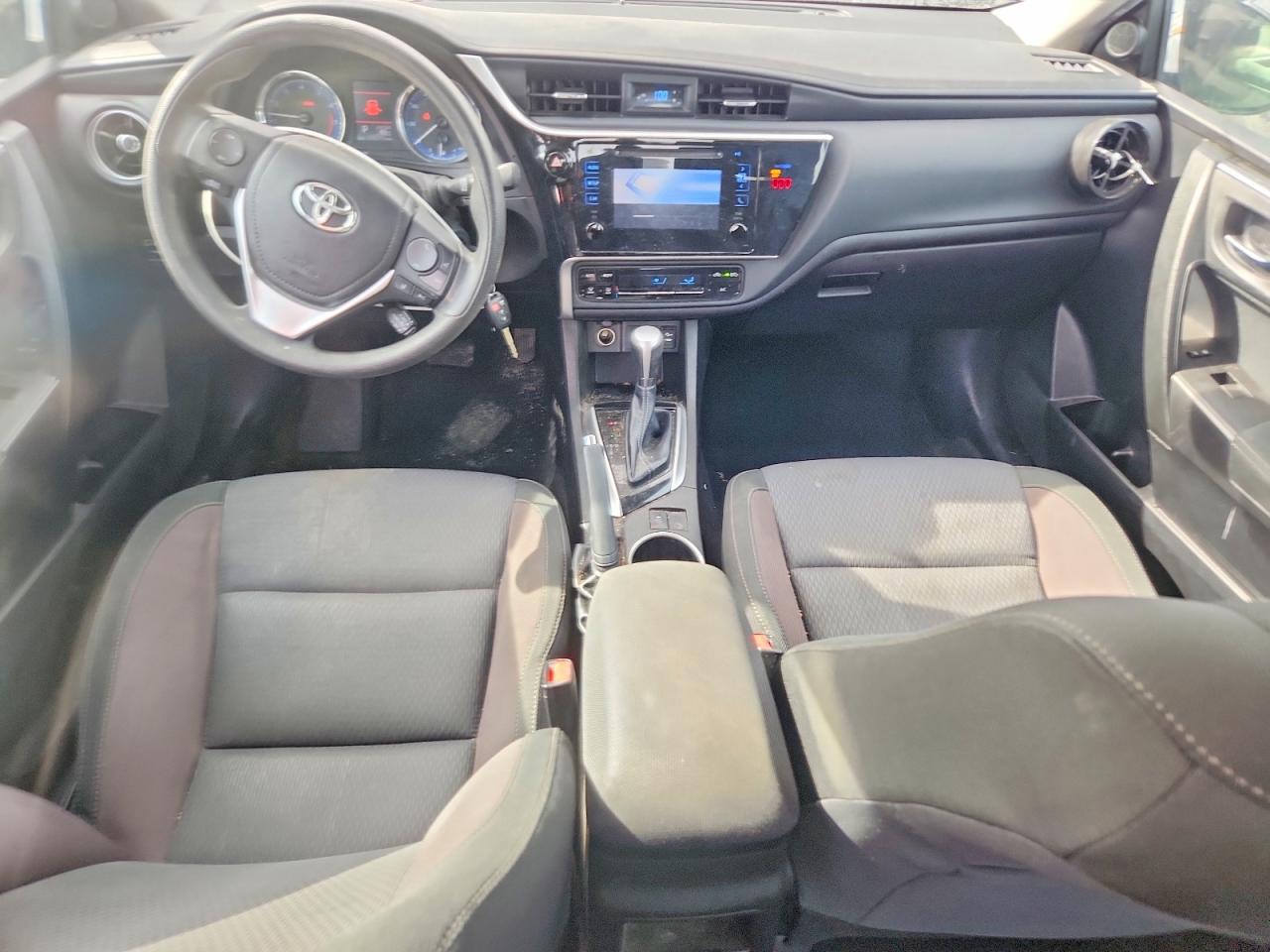 2018 TOYOTA COROLLA L photo 8