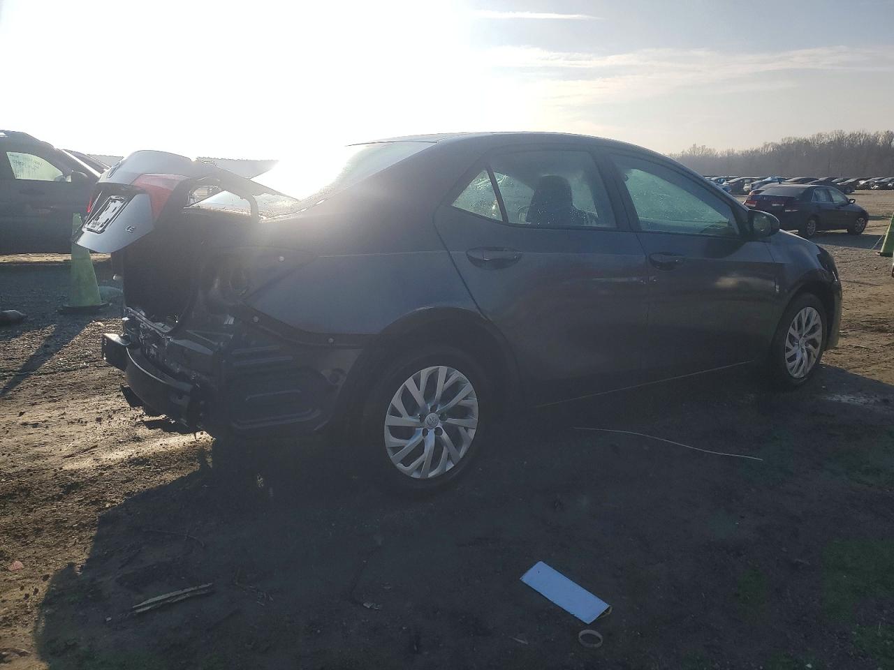 2018 TOYOTA COROLLA L photo 3