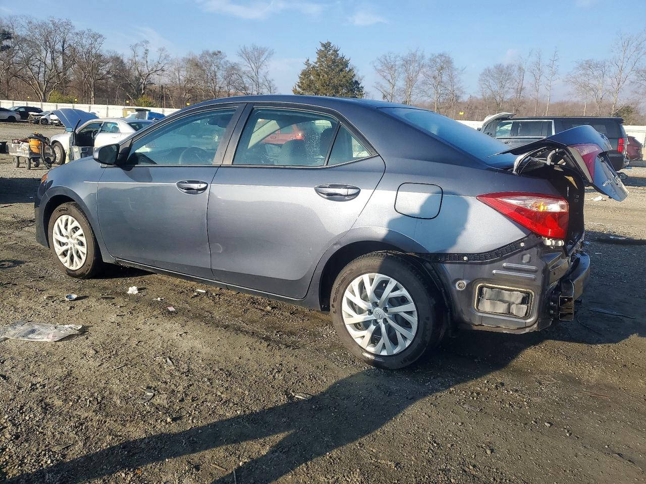 2018 TOYOTA COROLLA L photo 2
