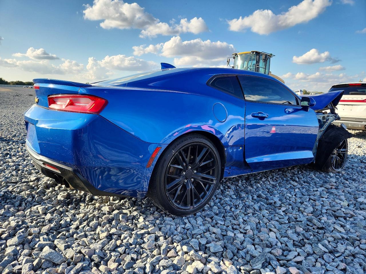 2017 CHEVROLET CAMARO LT photo 3