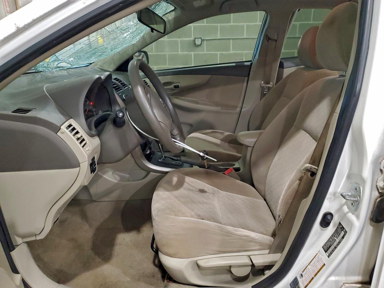 2010 TOYOTA COROLLA BASE photo 7