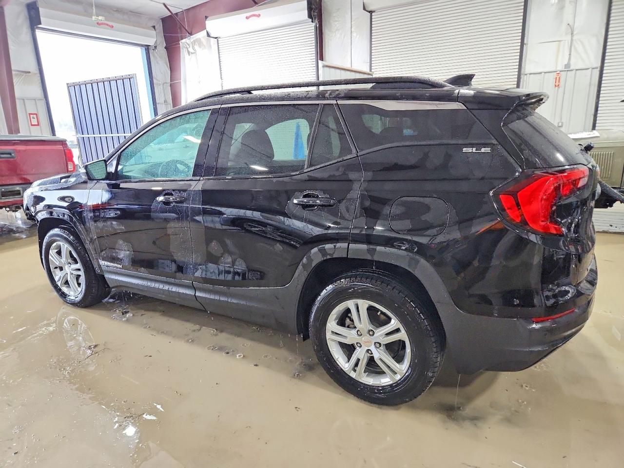 2018 GMC TERRAIN SLE photo 2