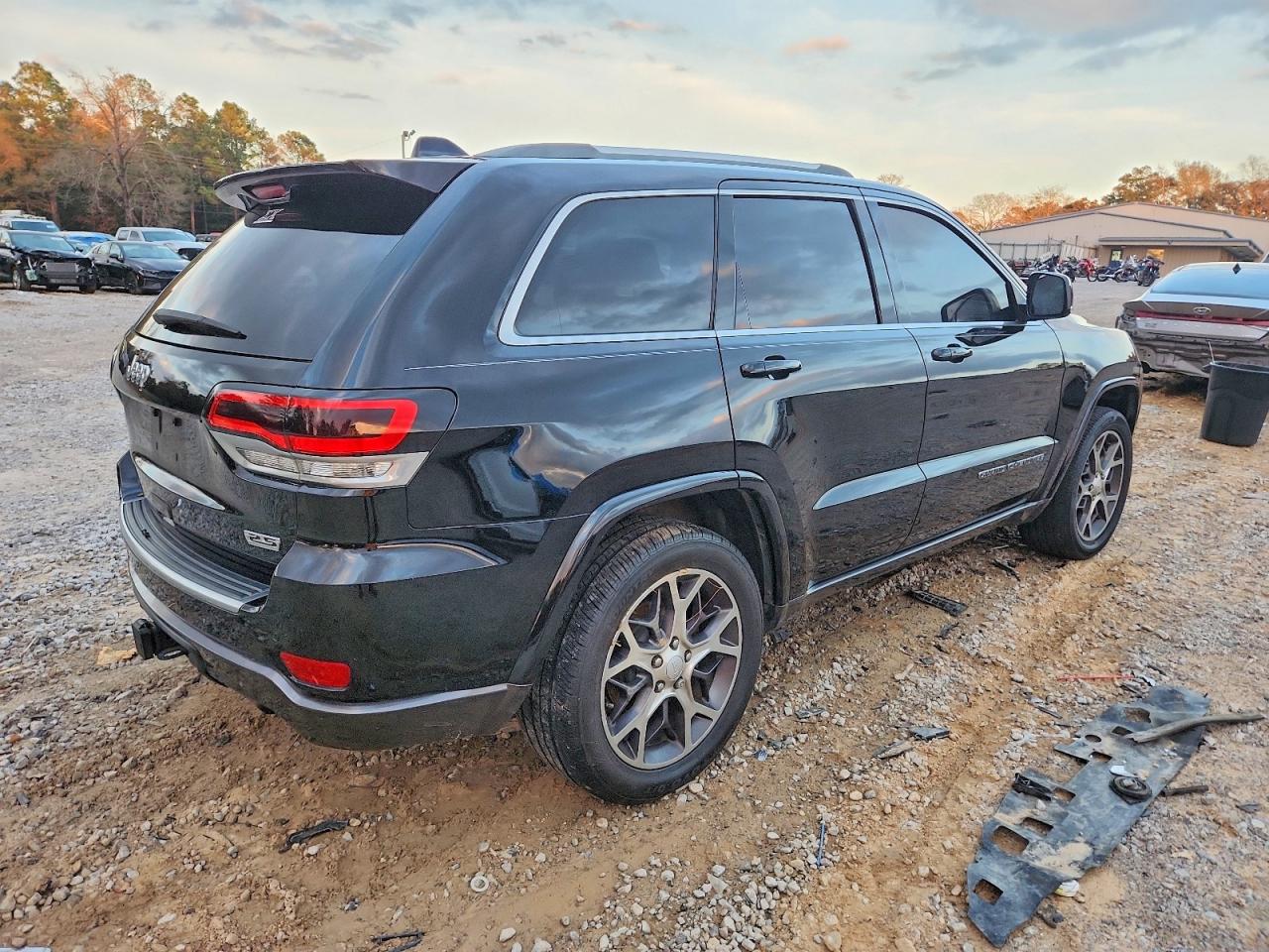 2018 JEEP GRAND CHEROKEE LIMITED photo 3