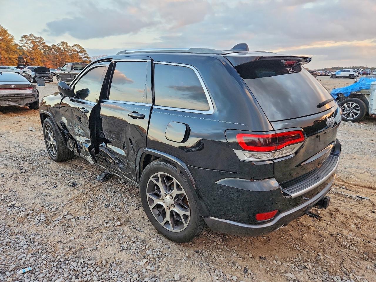 2018 JEEP GRAND CHEROKEE LIMITED photo 2