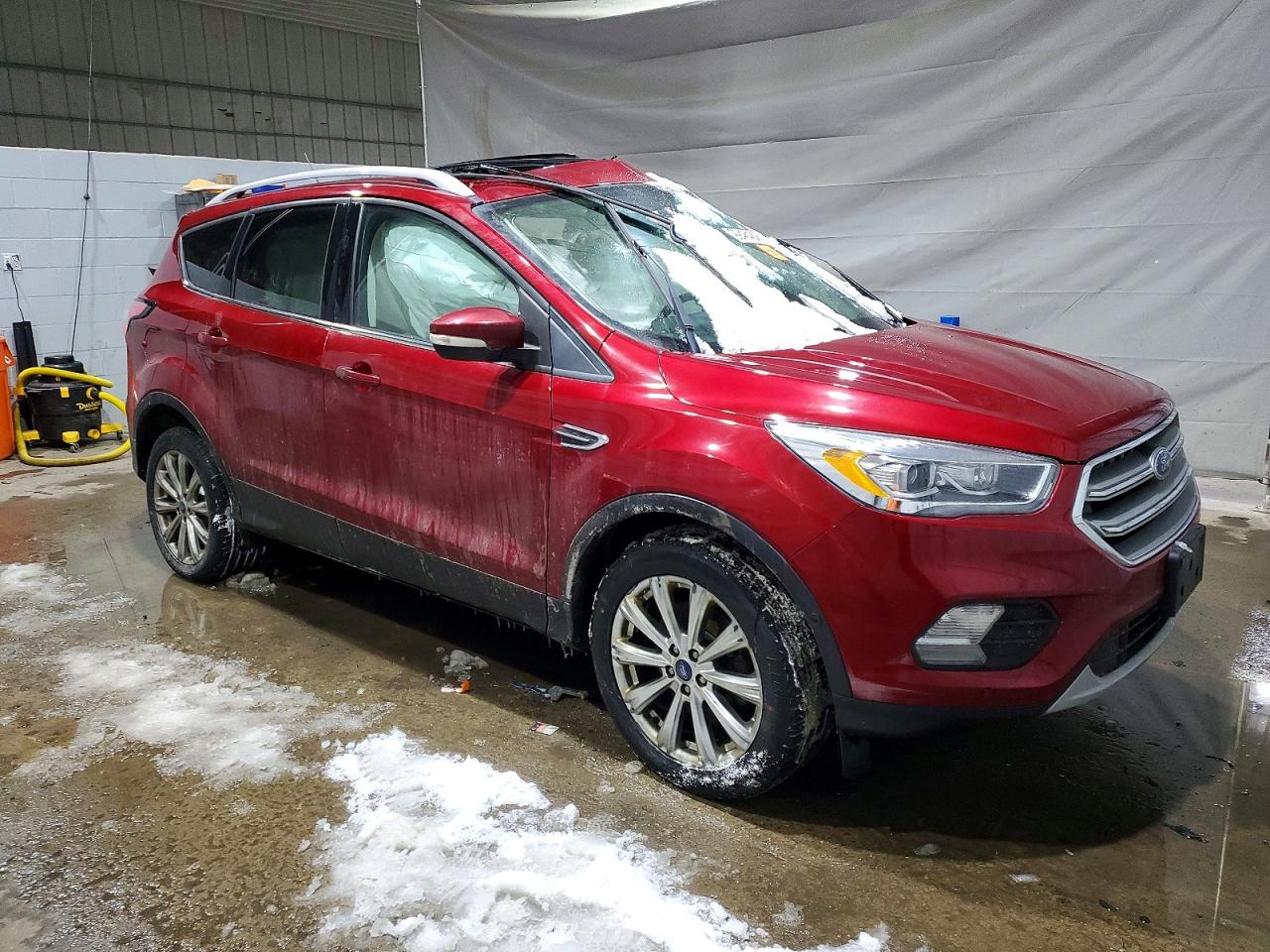2017 FORD ESCAPE TITANIUM photo 4
