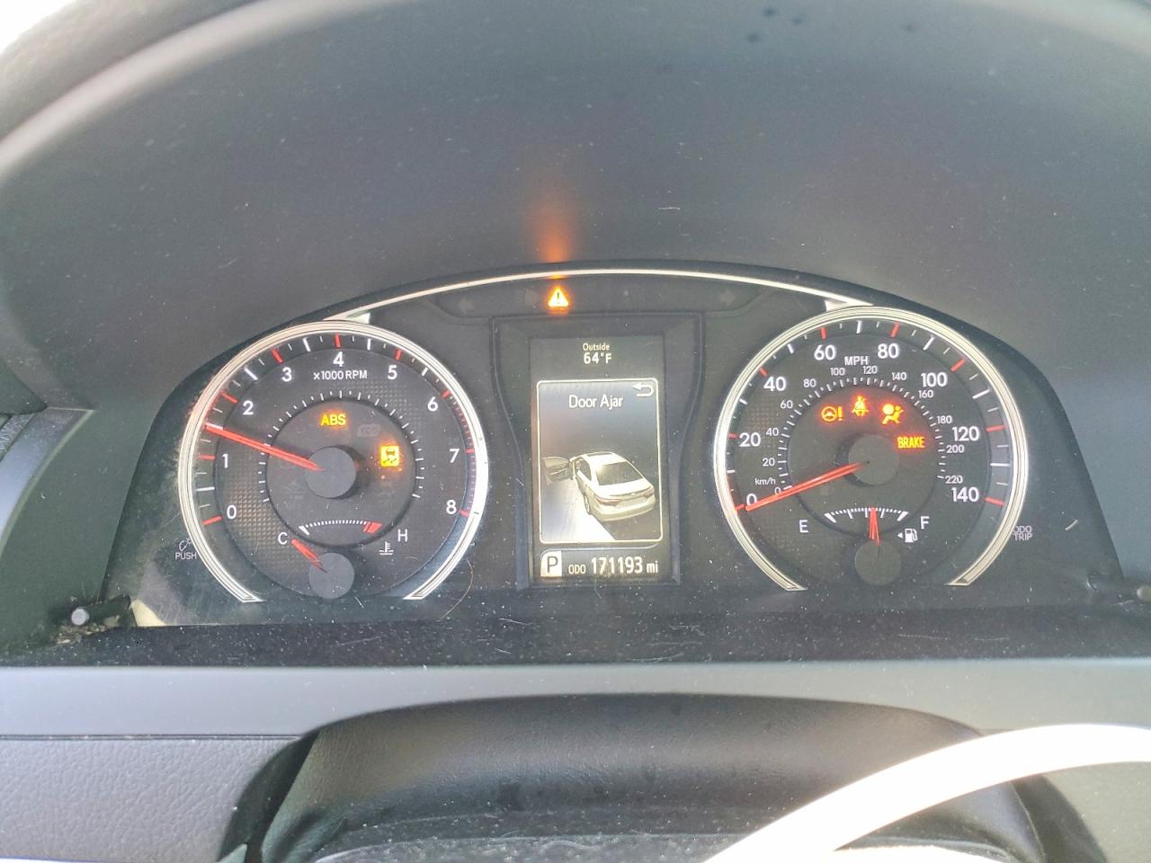 2016 TOYOTA CAMRY SE photo 9