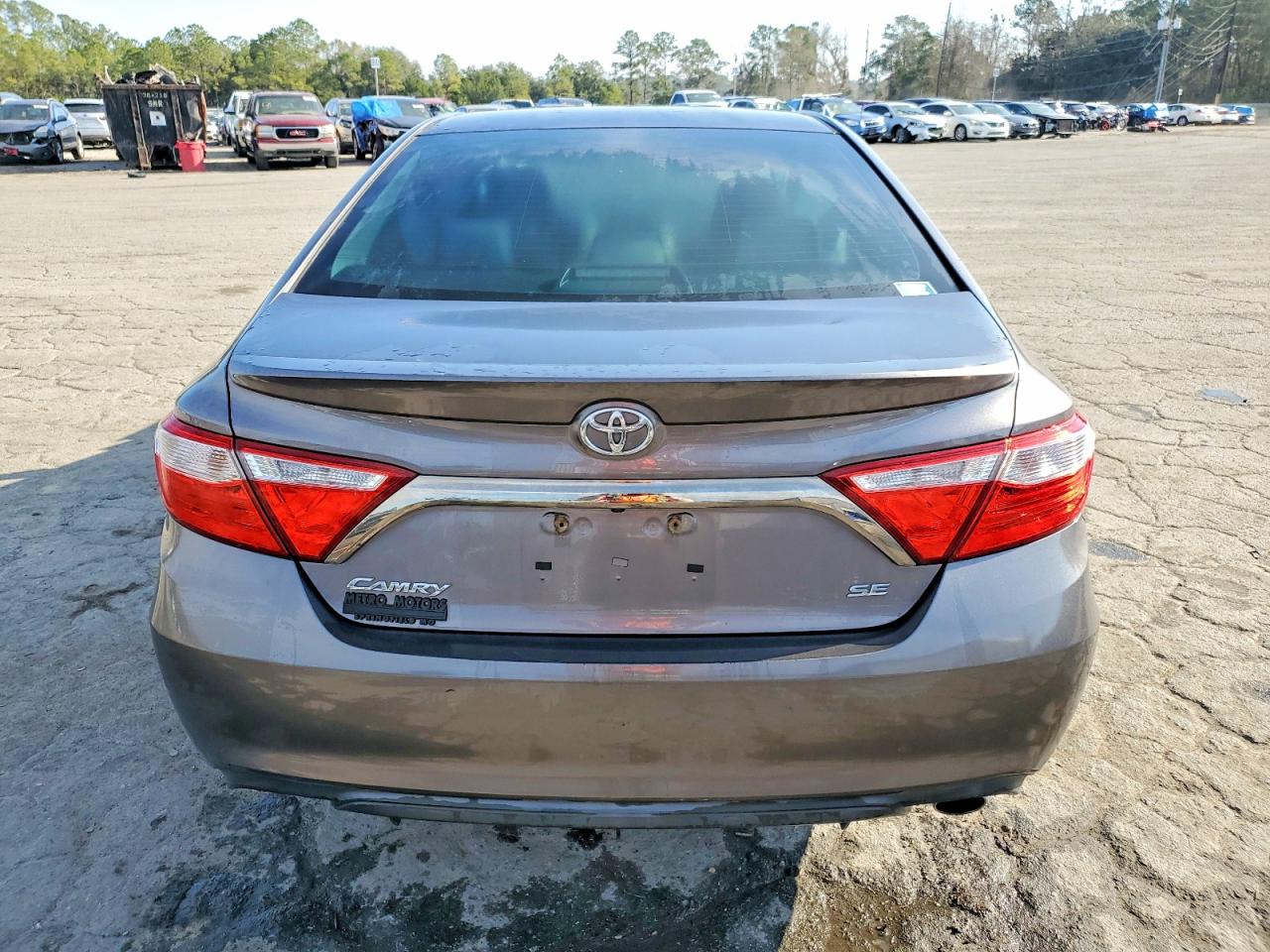 2016 TOYOTA CAMRY SE photo 6