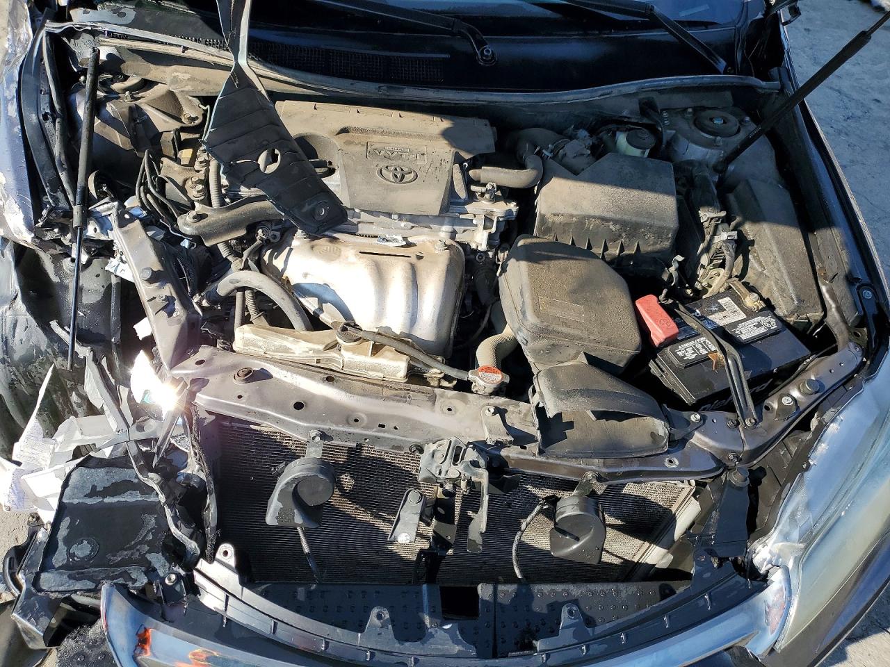 2016 TOYOTA CAMRY SE photo 11