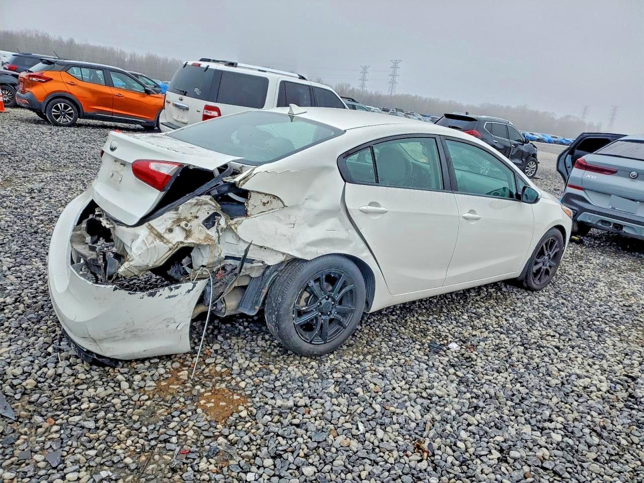 2017 KIA FORTE LX photo 3