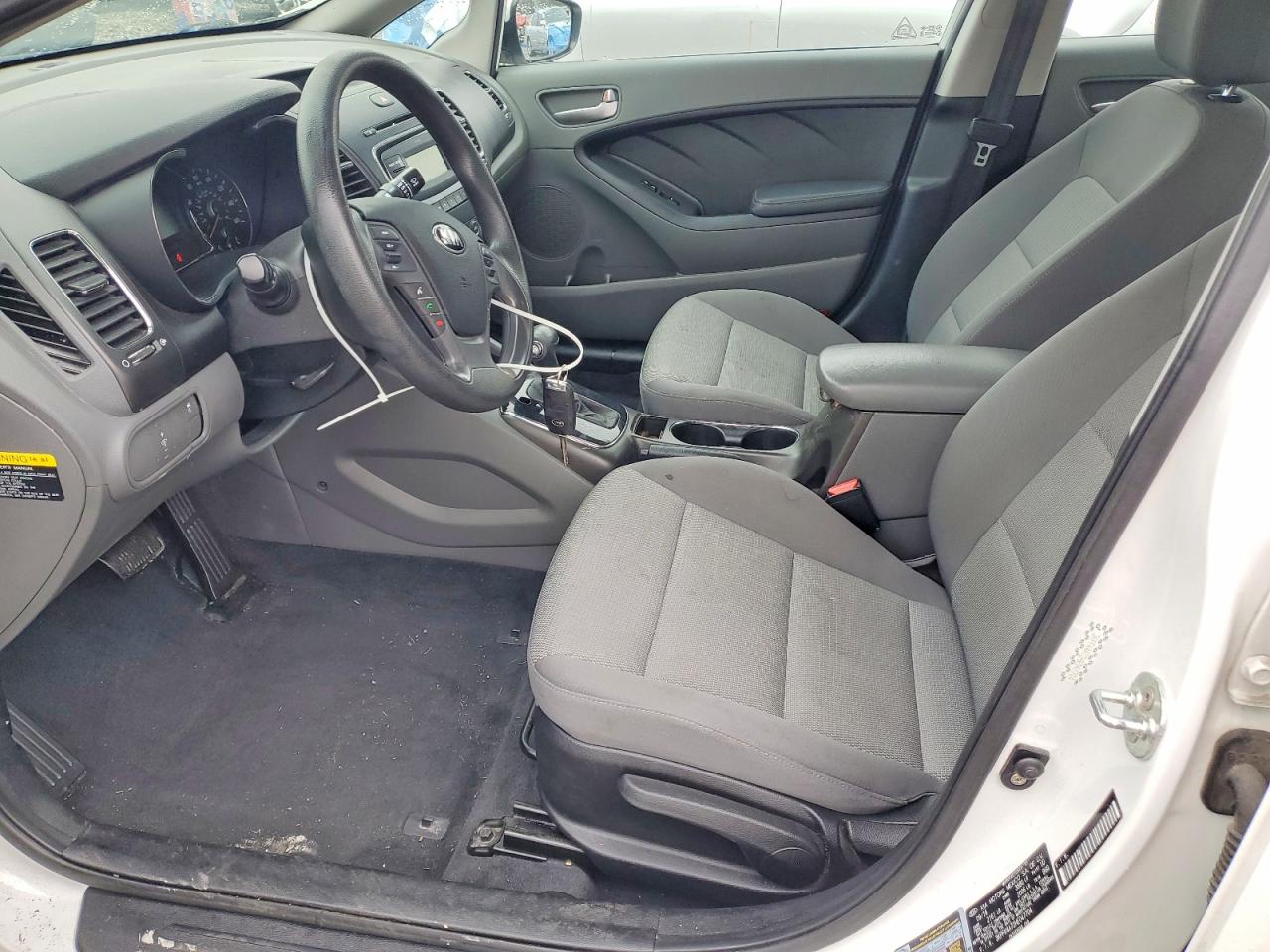 2017 KIA FORTE LX photo 7