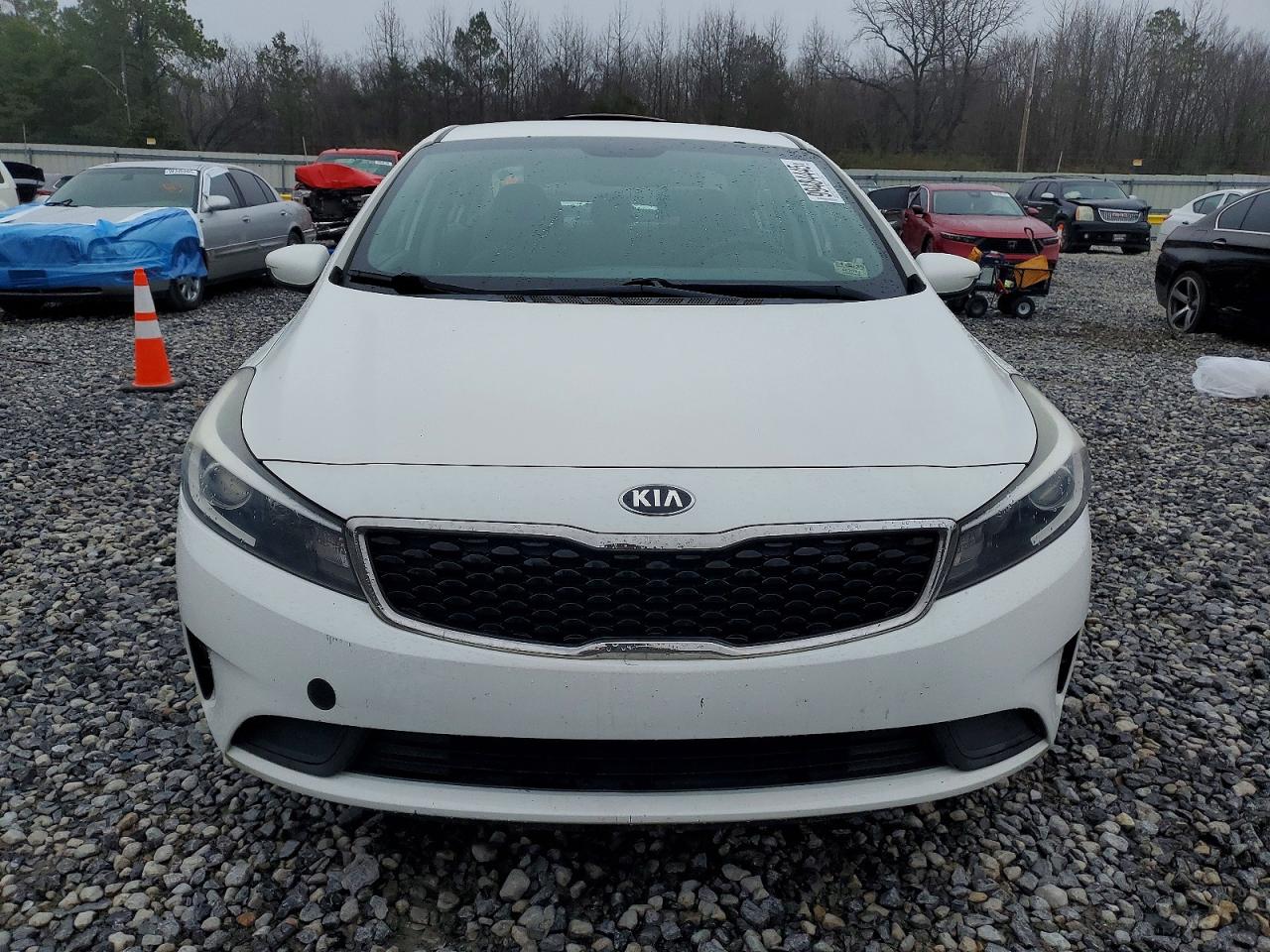 2017 KIA FORTE LX photo 5