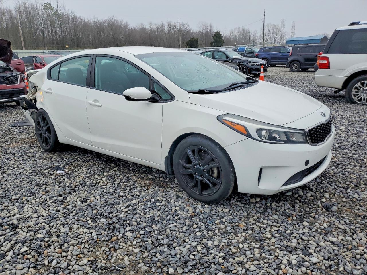 2017 KIA FORTE LX photo 4