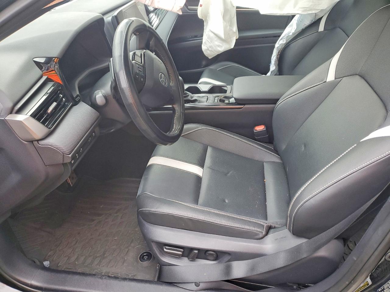 2025 TOYOTA CAMRY XSE photo 7