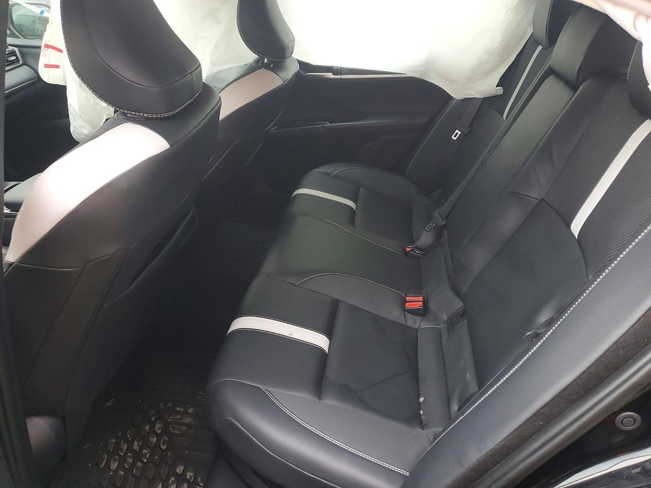 2025 TOYOTA CAMRY XSE photo 10