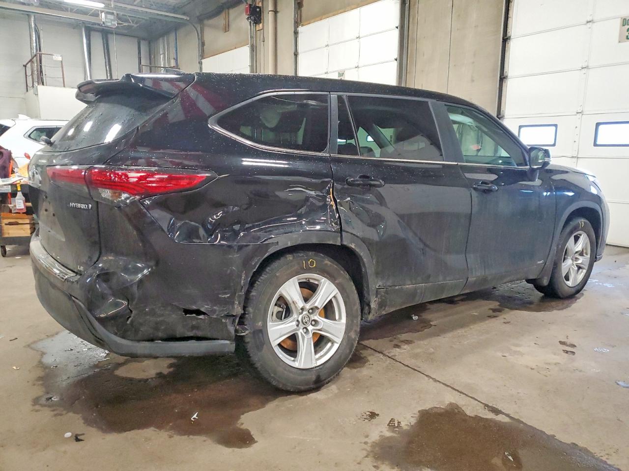 2023 TOYOTA HIGHLANDER HYBRID LE photo 3