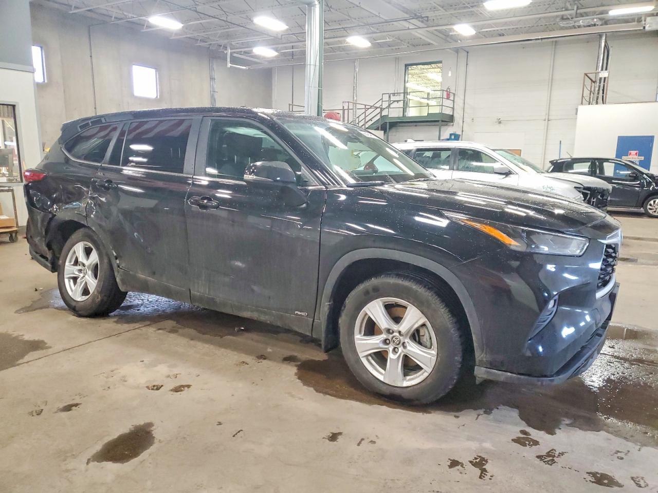 2023 TOYOTA HIGHLANDER HYBRID LE photo 4