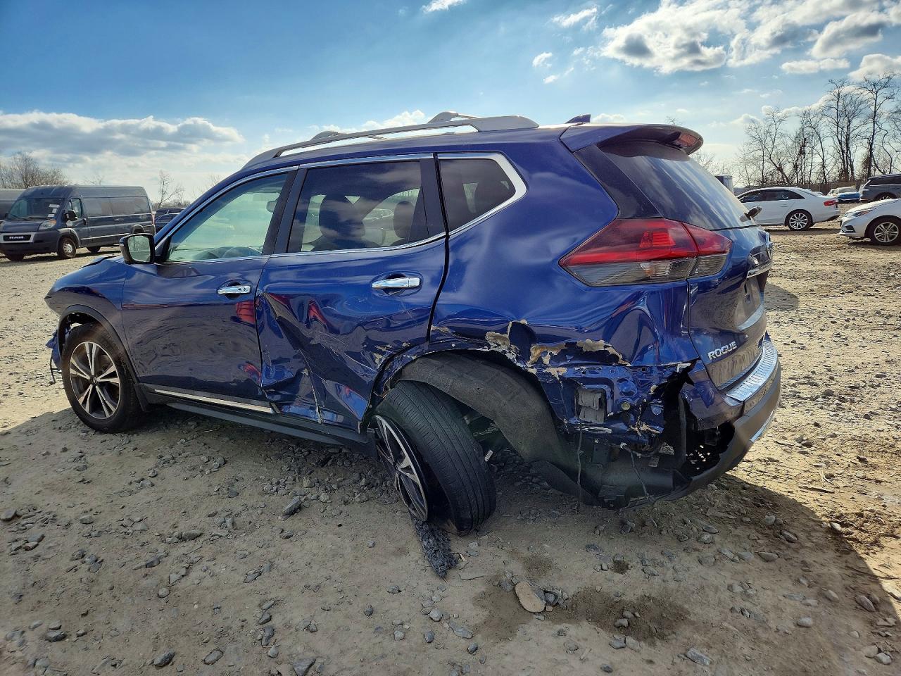 2018 NISSAN ROGUE S photo 2