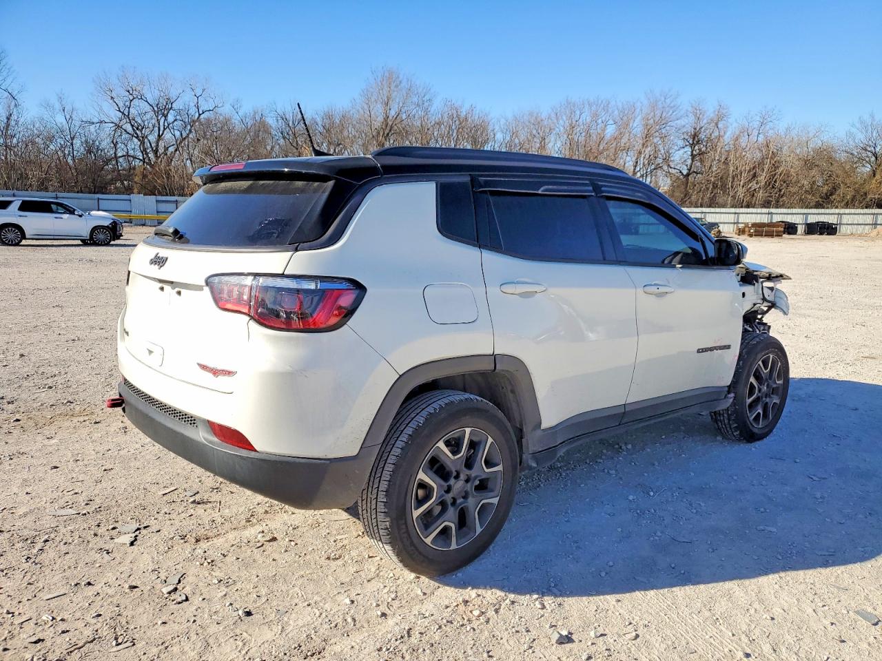 2019 JEEP COMPASS TRAILHAWK photo 3