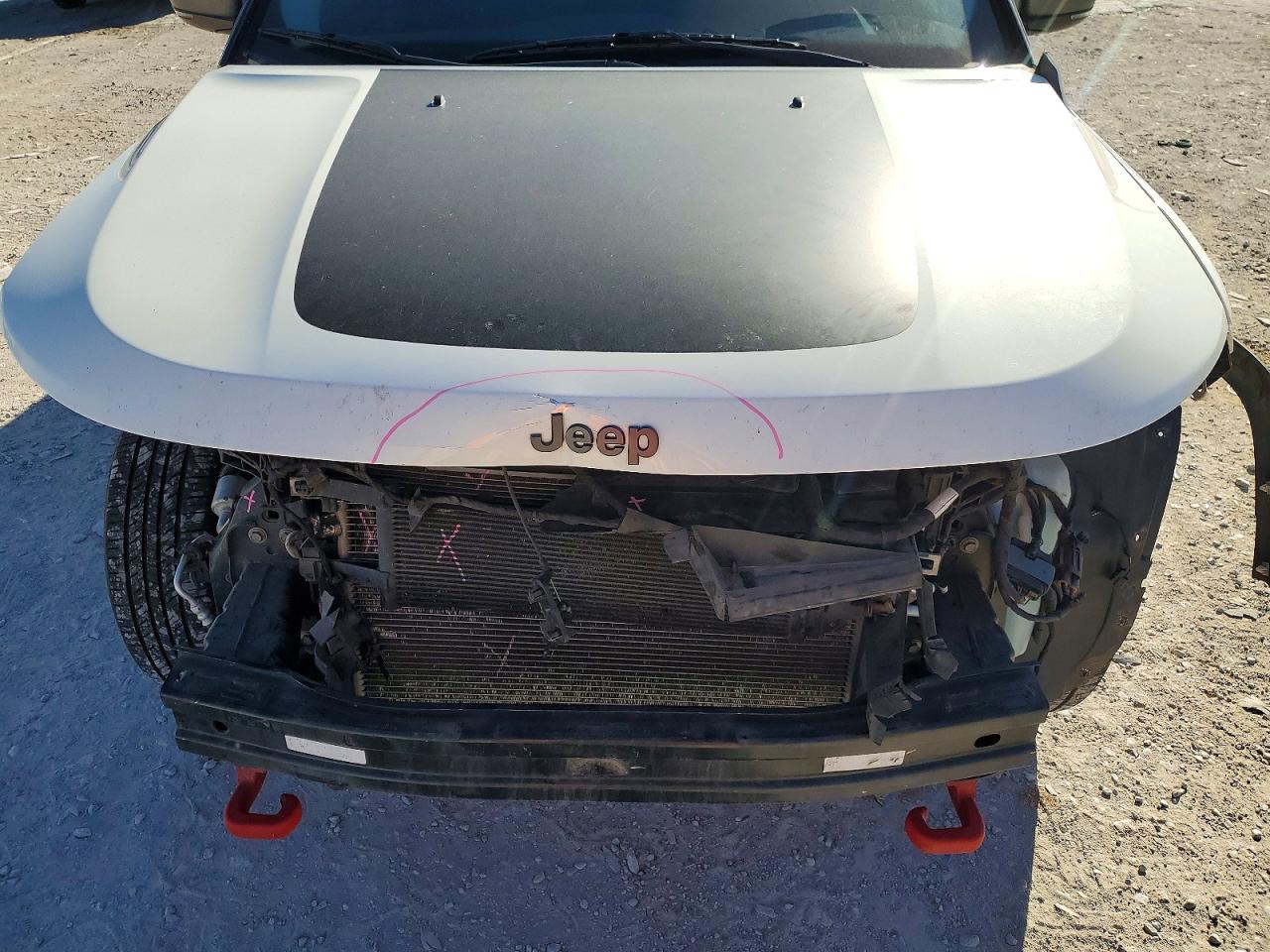 2019 JEEP COMPASS TRAILHAWK photo 12