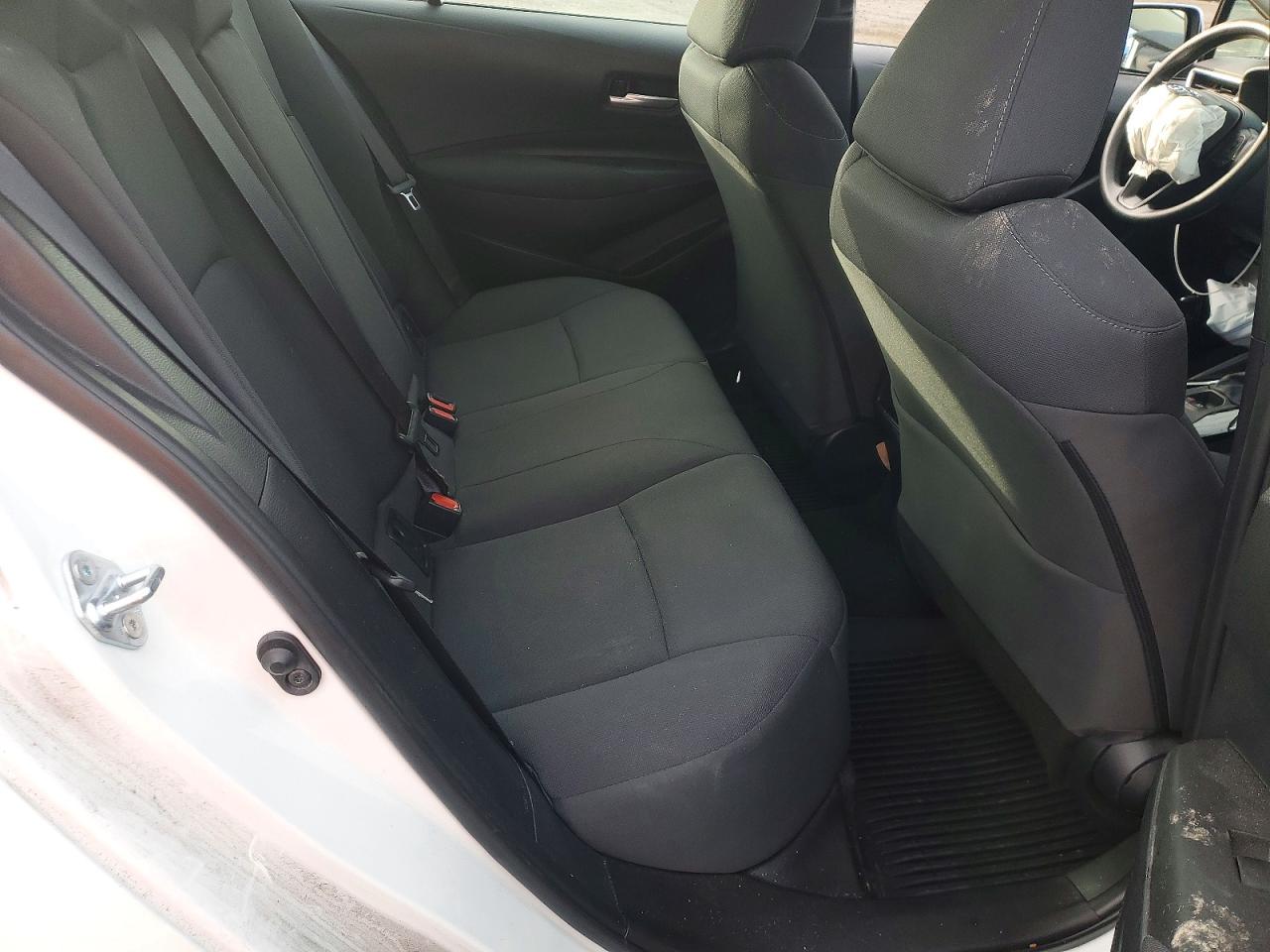2021 TOYOTA COROLLA LE photo 10