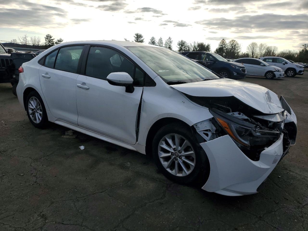2021 TOYOTA COROLLA LE photo 4
