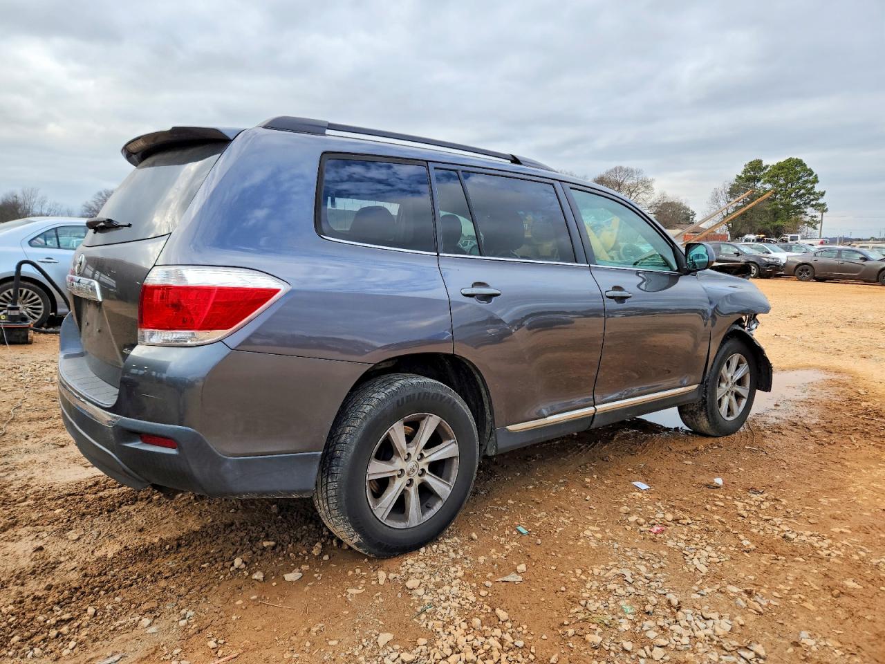 2013 TOYOTA HIGHLANDER BASE photo 5