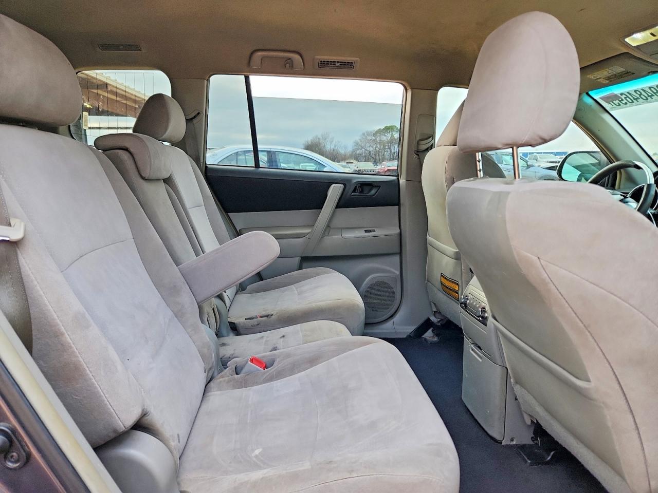 2013 TOYOTA HIGHLANDER BASE photo 21