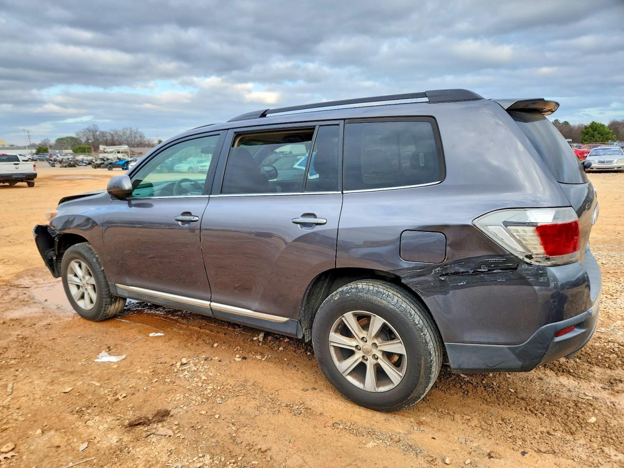 2013 TOYOTA HIGHLANDER BASE photo 3