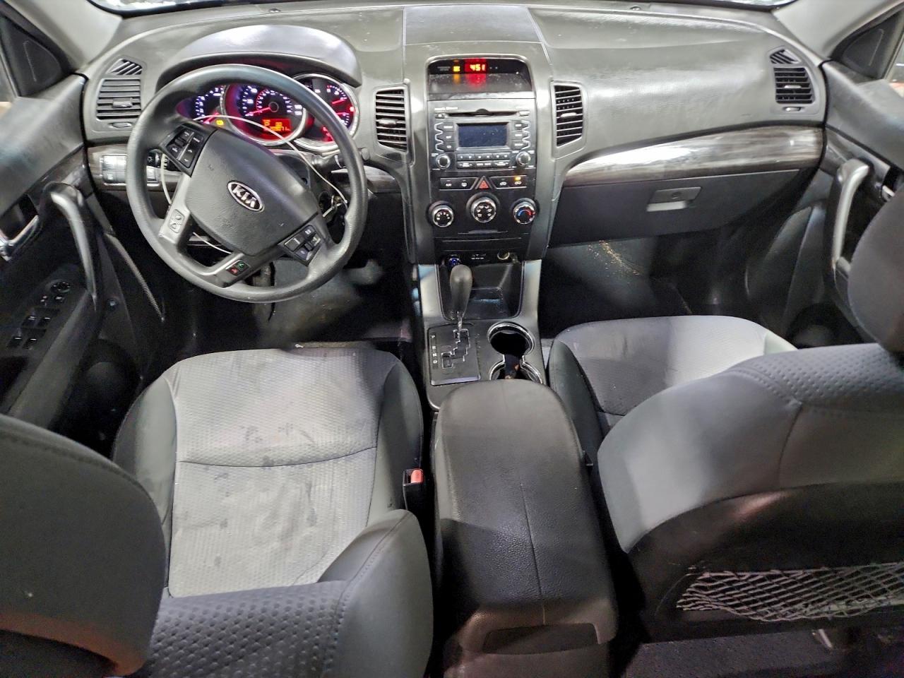 2012 KIA SORENTO BASE photo 8
