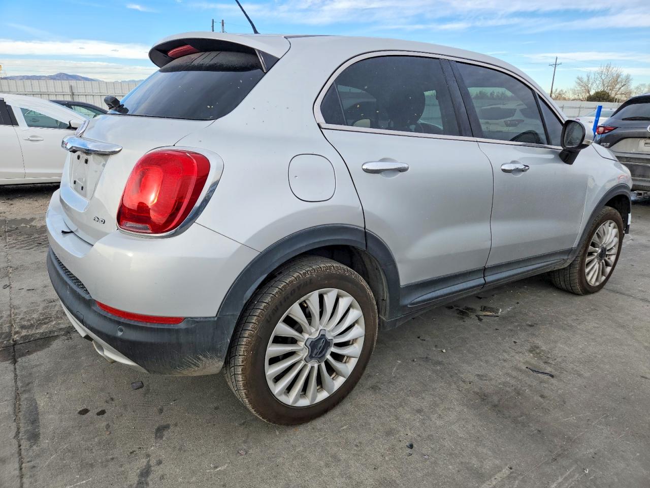 2016 FIAT 500X LOUNGE photo 3