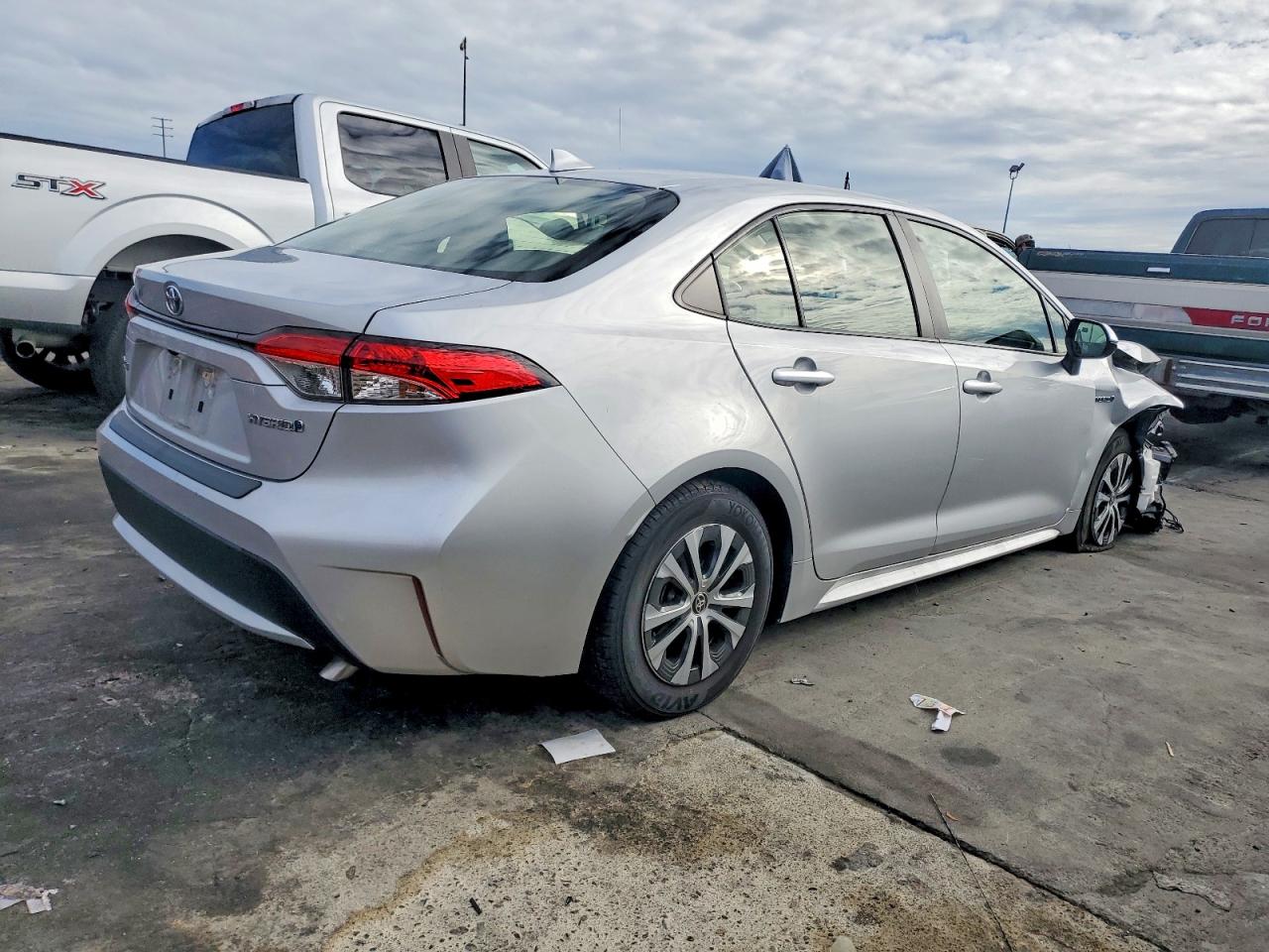 2020 TOYOTA COROLLA LE photo 3