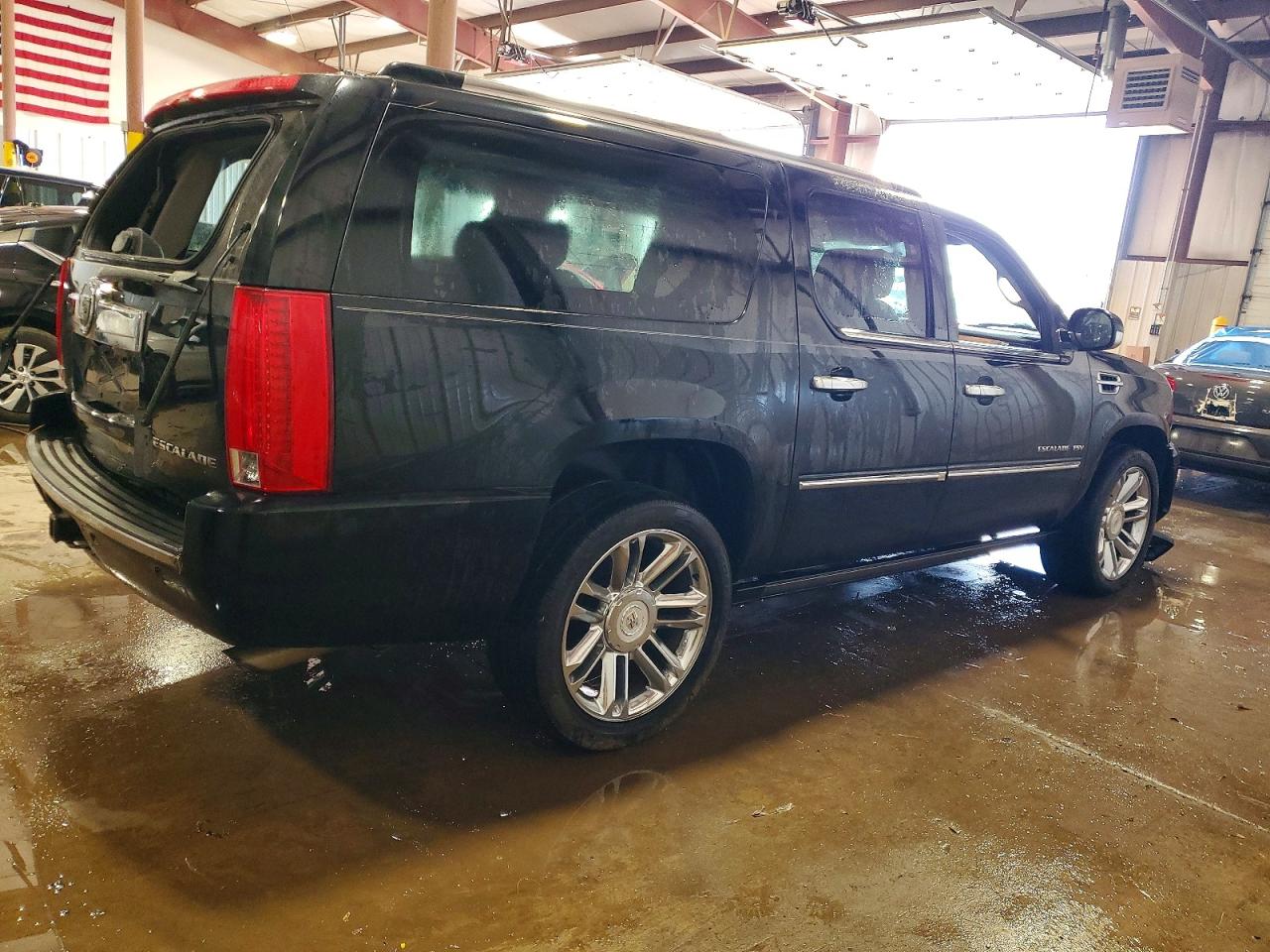 2012 CADILLAC ESCALADE ESV PLATINUM photo 3
