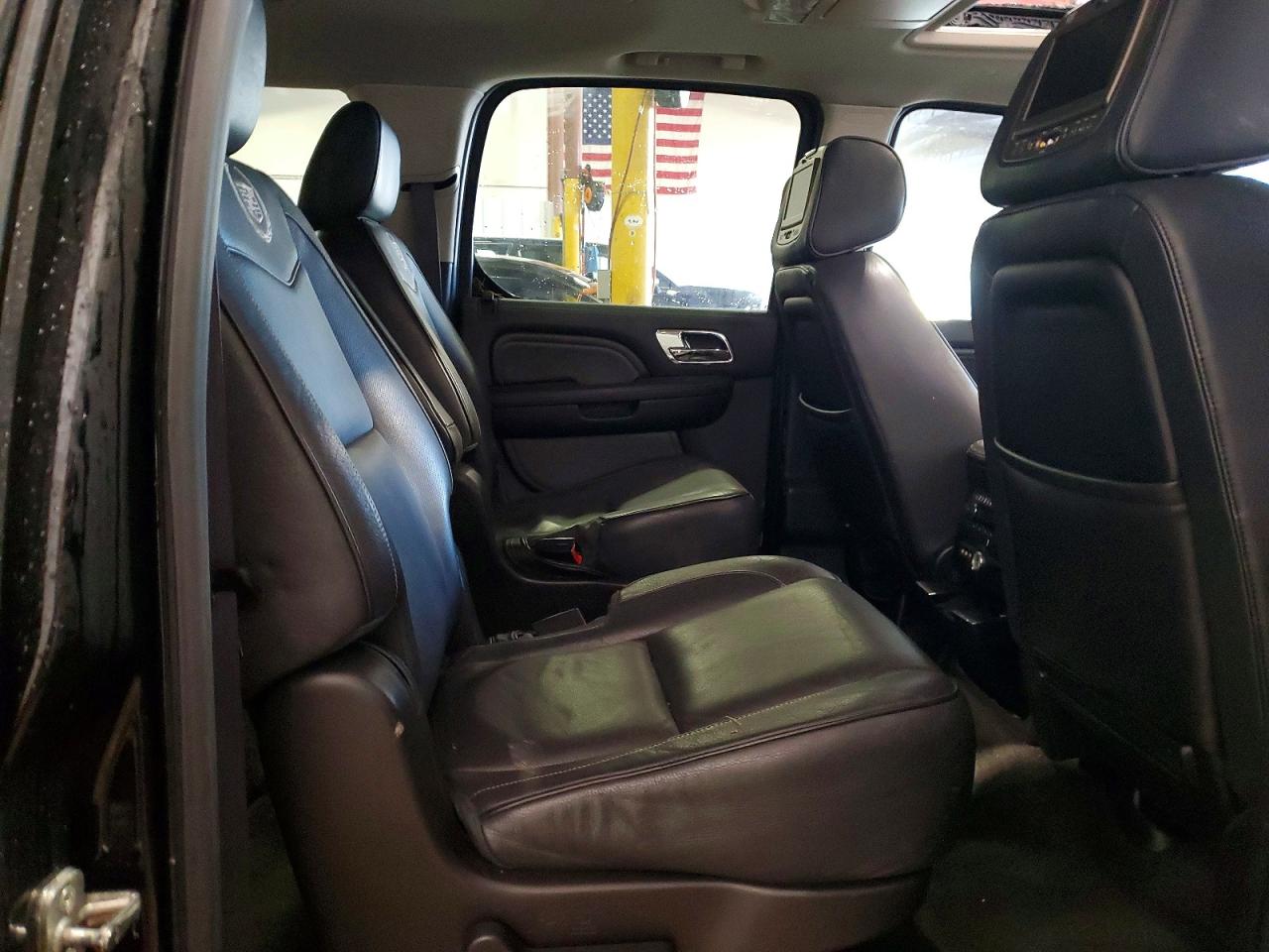 2012 CADILLAC ESCALADE ESV PLATINUM photo 11