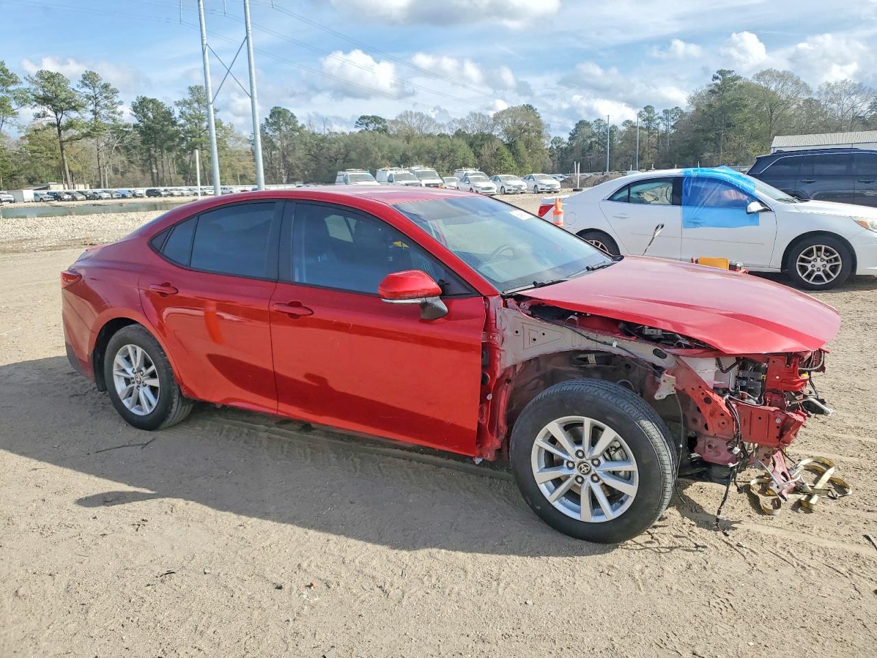 2025 TOYOTA CAMRY LE photo 4