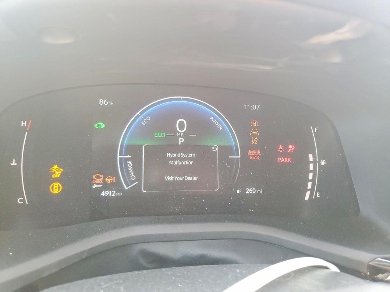 2025 TOYOTA CAMRY LE photo 9