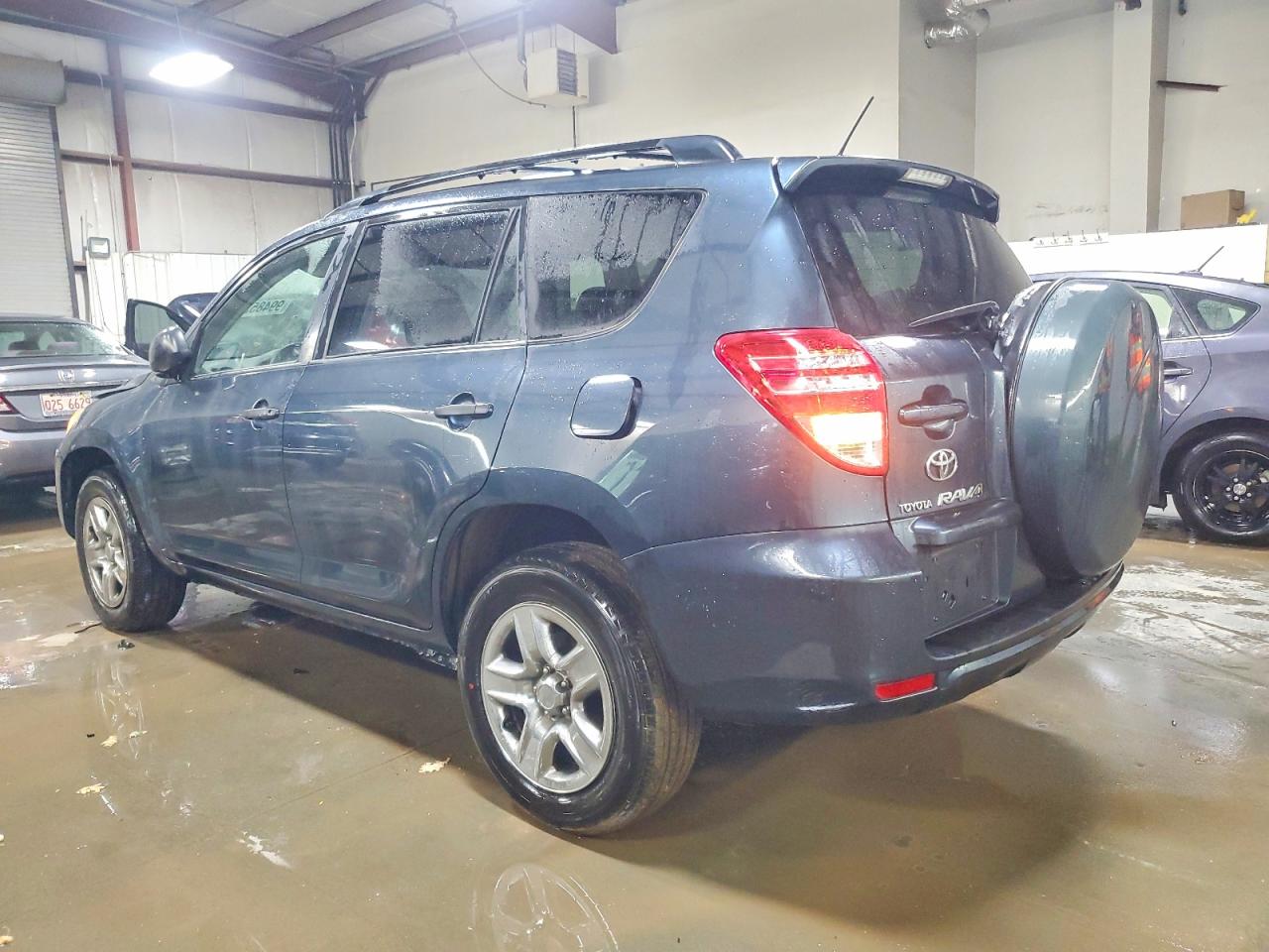 2010 TOYOTA RAV4 BASE photo 2