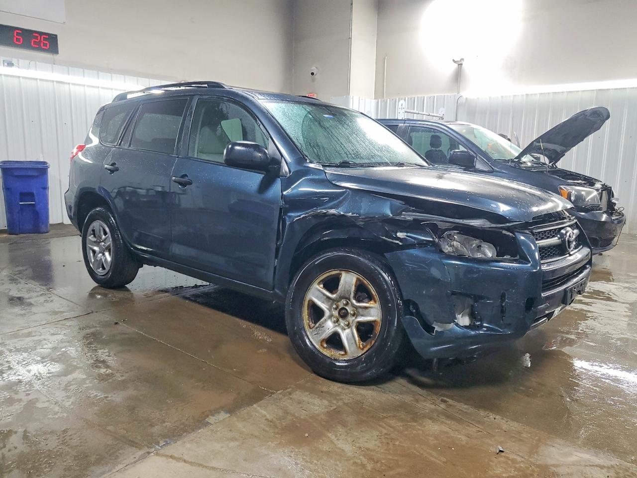 2010 TOYOTA RAV4 BASE photo 4