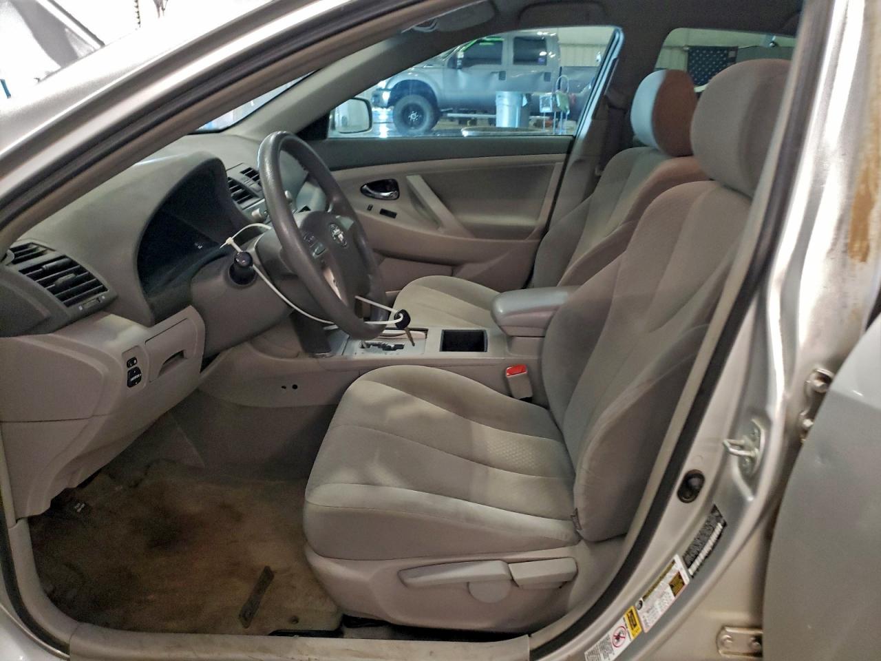 2009 TOYOTA CAMRY BASE photo 7