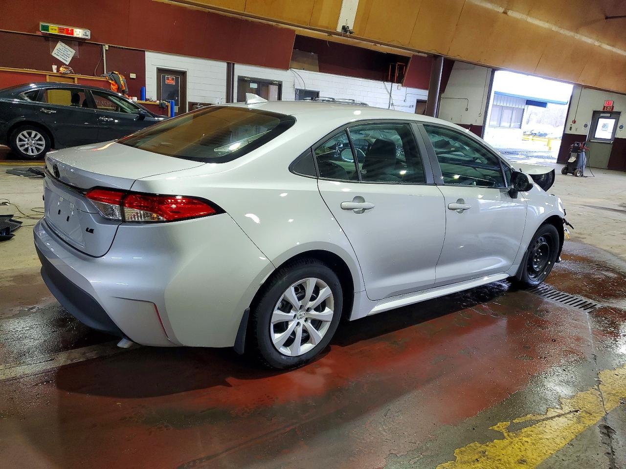 2024 TOYOTA COROLLA LE photo 3
